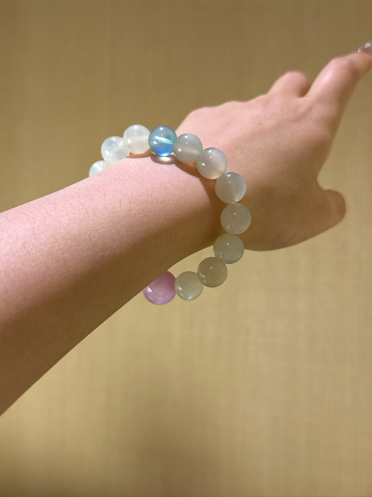 ▫️▪️ White moonlight purple aquamarine bracelet